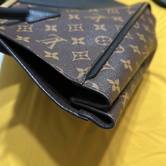 Louis Vuitton calfskin tote bag - Picture 13 of 14